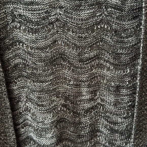 Grey Cardigan sweater size small - Picture 4 of 10